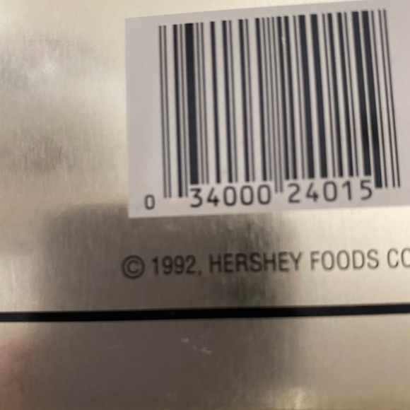 Rare vintage Hershey’s pure milk chocolate vintage edition number 2 1992 tin - Picture 3 of 7